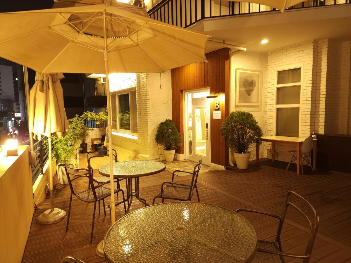 Oyo Myeongdong 5 Lodge Сеул Экстерьер фото